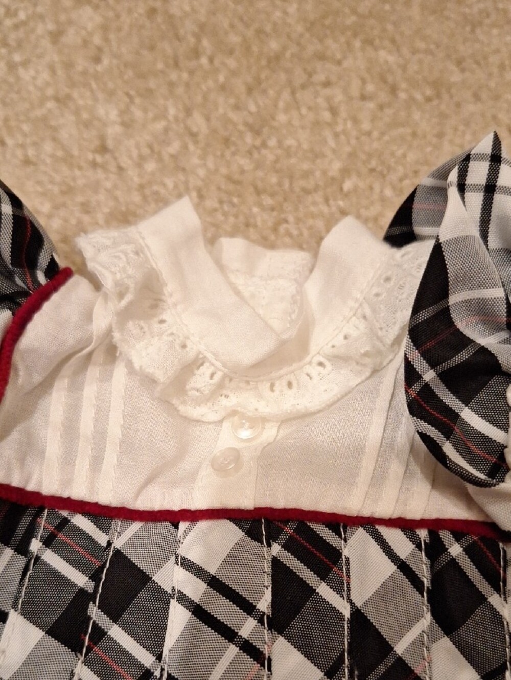 American Girl 2004 Nellie's Holiday Outfit - Picture 6 of 9